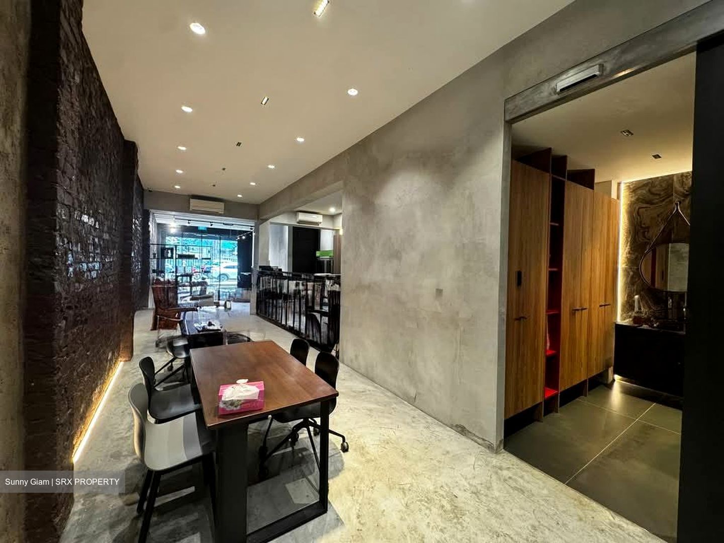 Serangoon Road (D12), Retail #558871401
